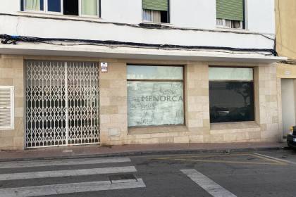 Commercial premises at street level for sale in Mahón