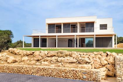 Villa with sea views in the private urbanisation Sant Tomàs