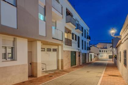 Appartement avec balcon et terrasse à vendre à Sant Lluís